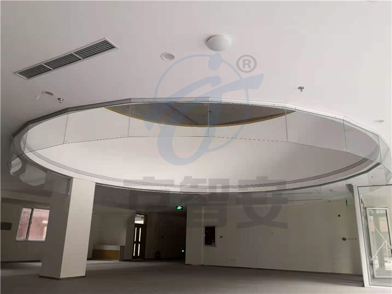 圆形玻璃挡烟垂壁